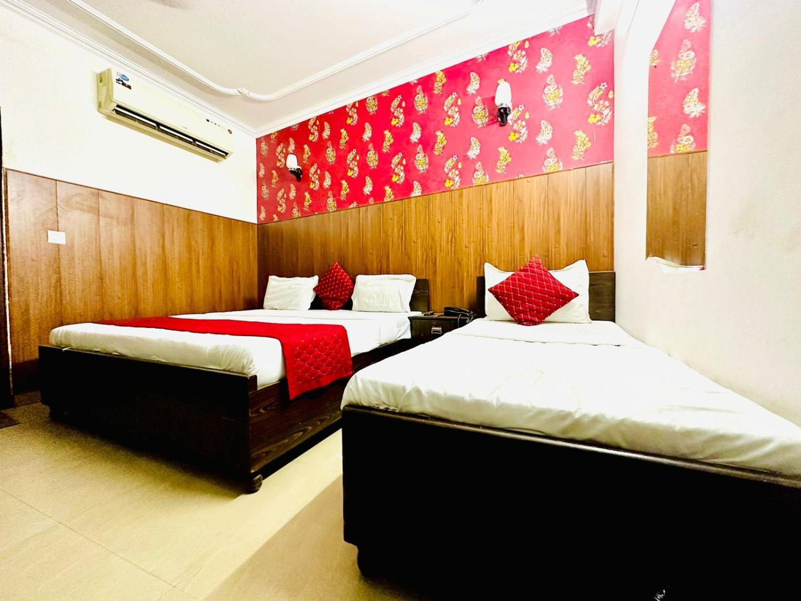 Hotel Galaxy Inn Near Delhi International Airport New Delhi Bagian luar foto