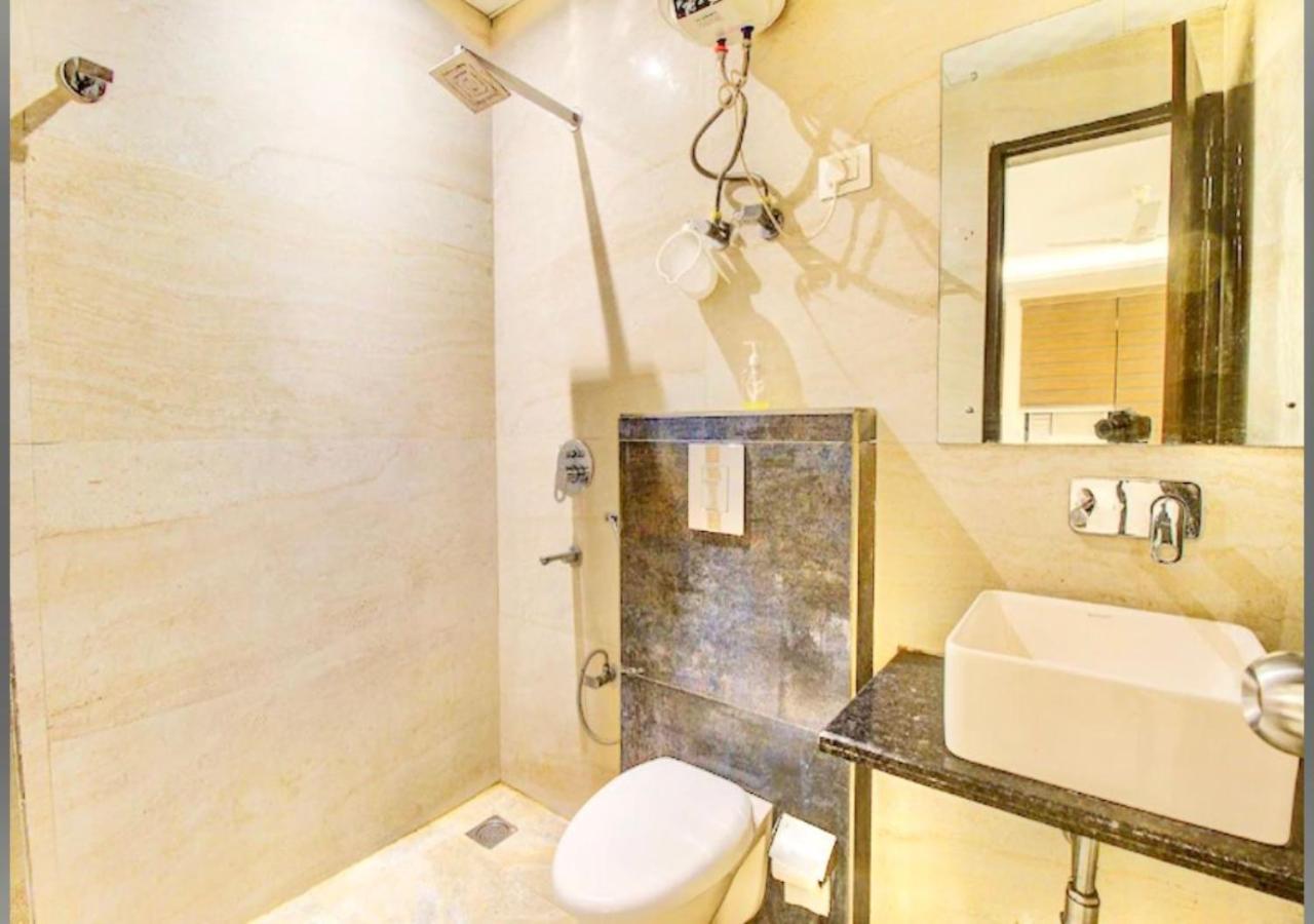 Hotel Galaxy Inn Near Delhi International Airport New Delhi Bagian luar foto